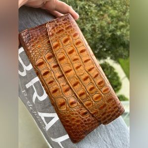 😳SALE😳 ⏳🤎 EVUC BRAHMIN Original Toasted Almond Trifold Wallet 🔐🤎